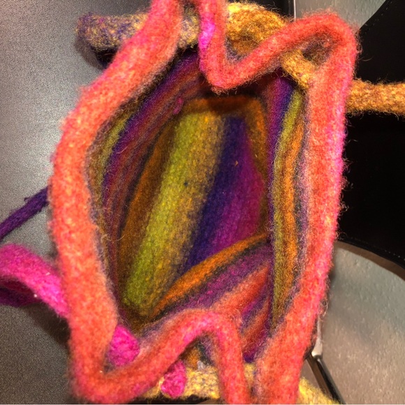 HAND MADE FELT WOOL MULTI COLOR PURSE FELTED STRAPS 10”X 11” STRAP 15” LONG - Picture 2 of 3